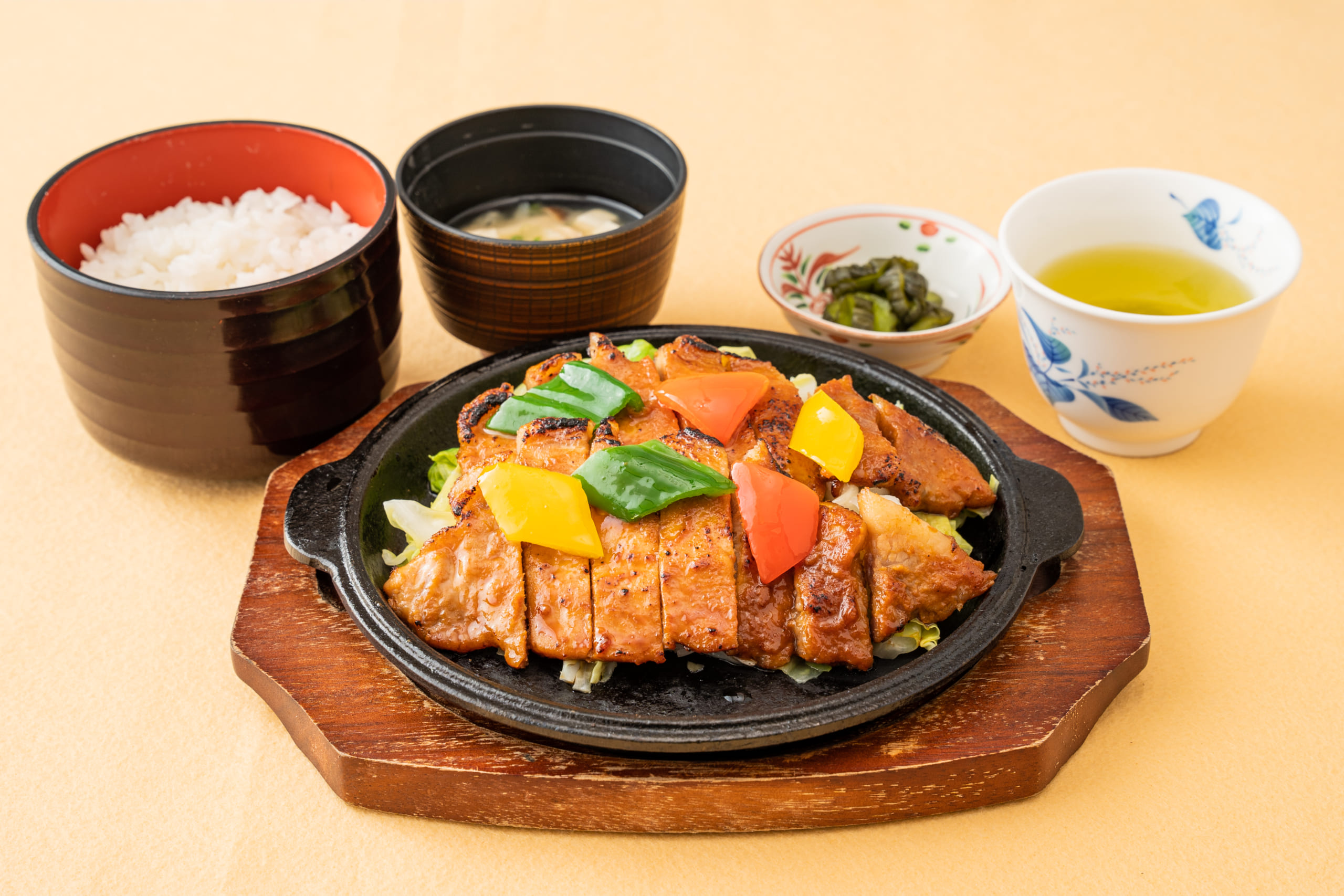 写真：高座豚味噌焼き定食