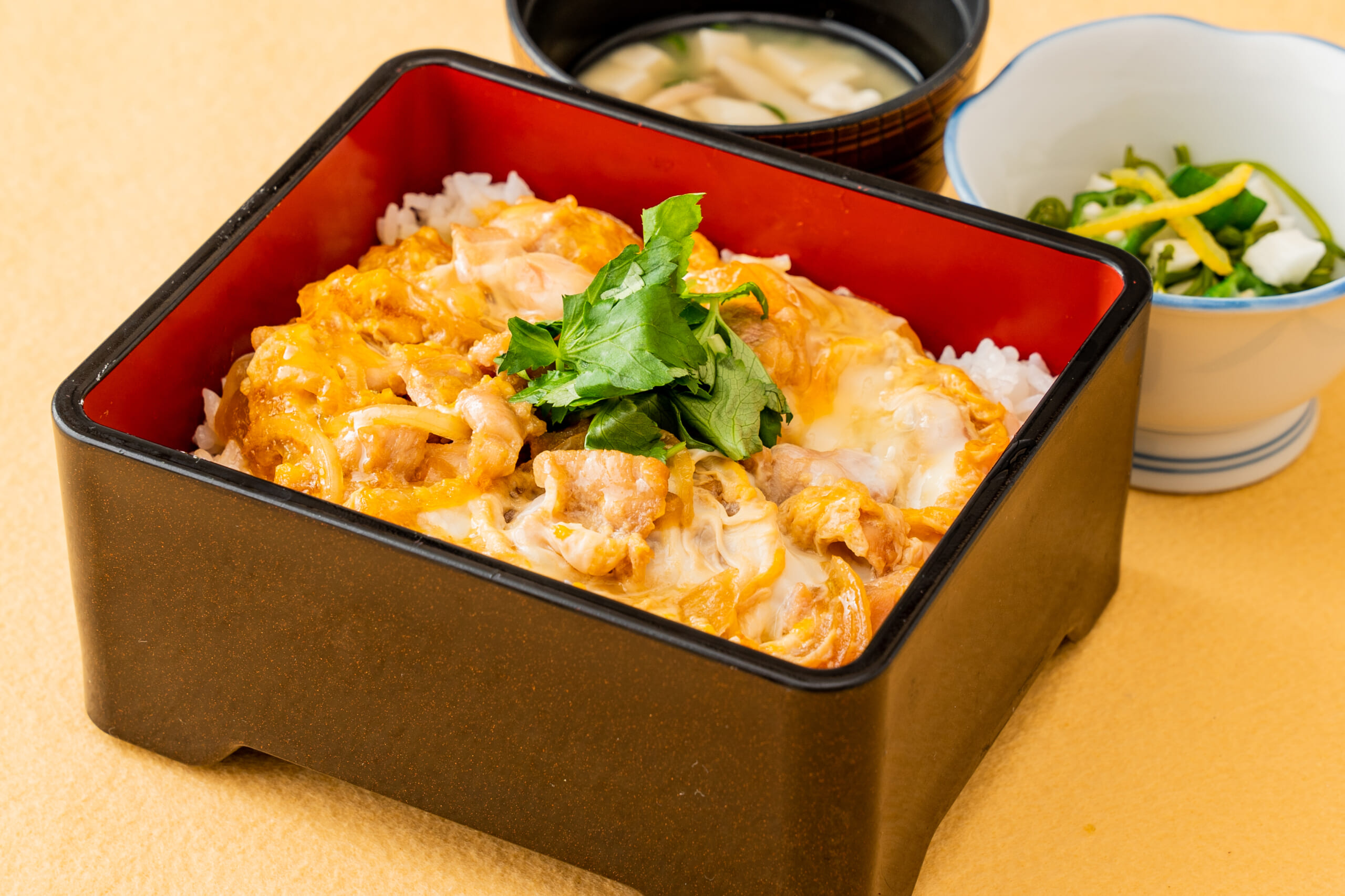 写真：『高座豚ロースかつ重』